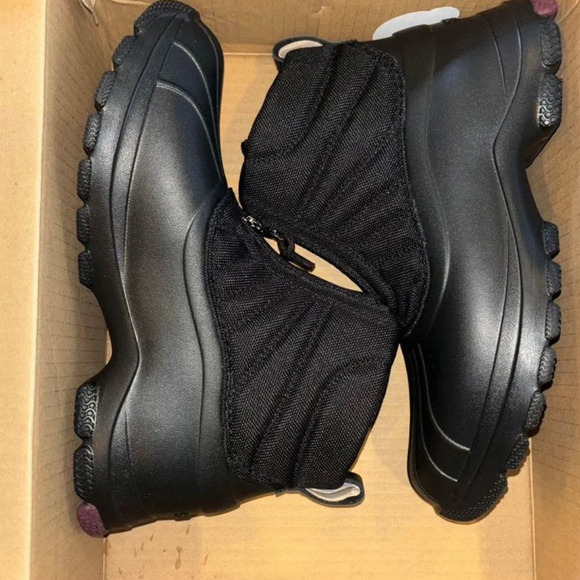 Sperry Black Women's Winter Boots - Picture 3 of 9